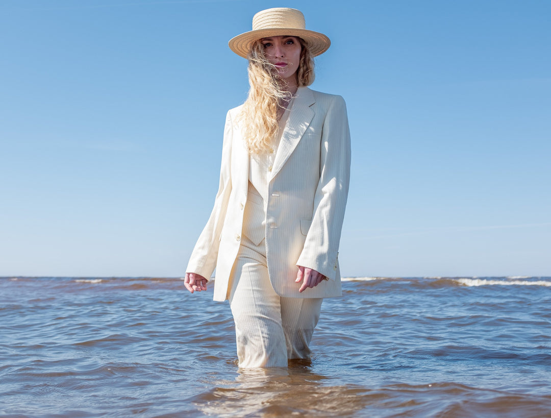 The Ultimate Guide to Choosing Vintage Women's Tweed Blazers for Any Occasion