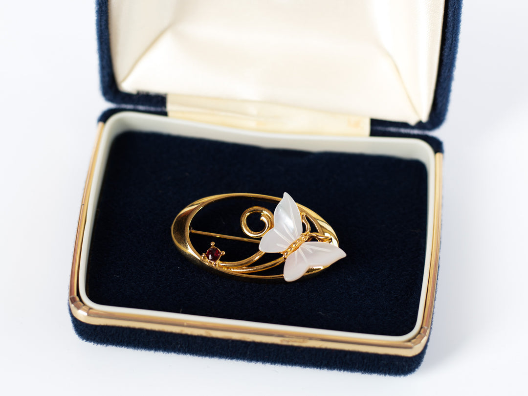 Vintage 90's Mother of Pearl Butterfly Bar Pin