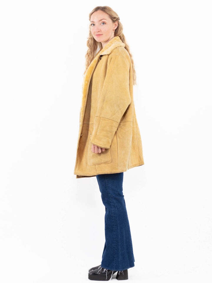 Vintage 90's Women Sheepskin Coat in Beige