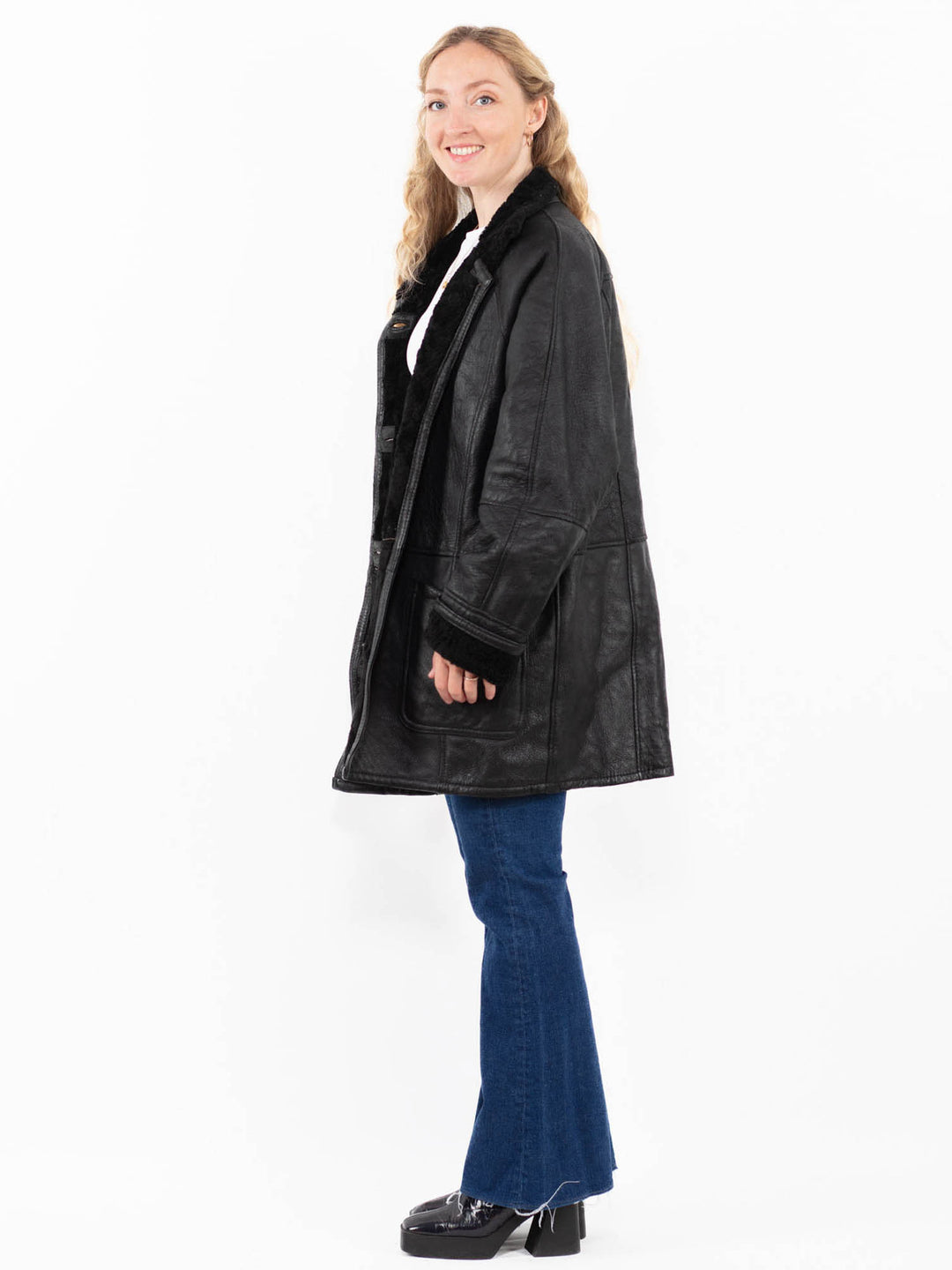 Vintage 90's Women Sheepskin Coat in Black
