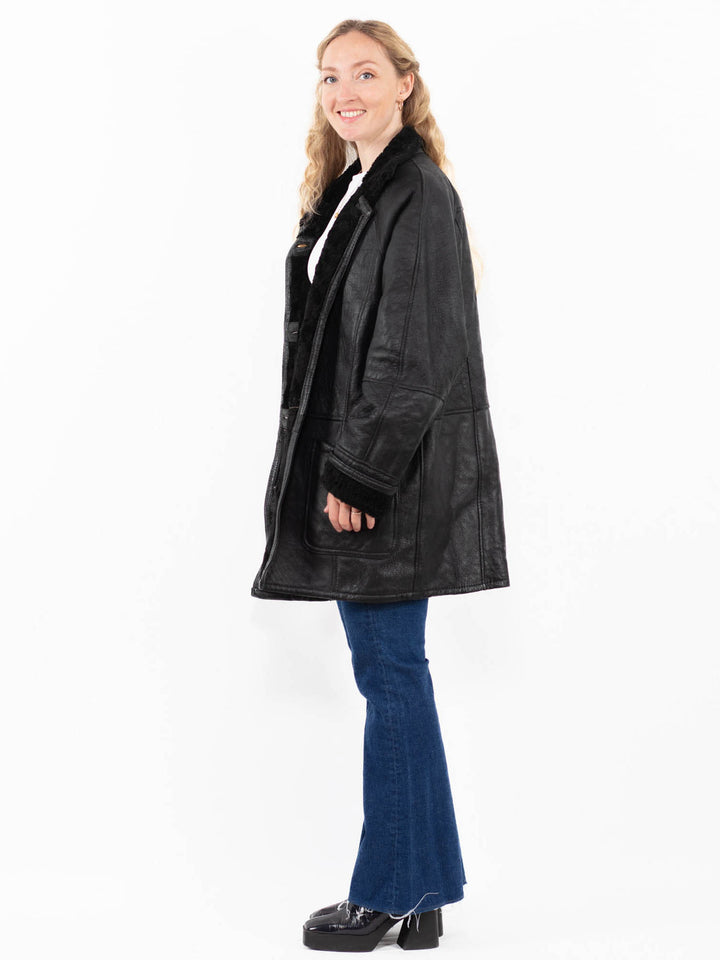 Vintage 90's Women Sheepskin Coat in Black