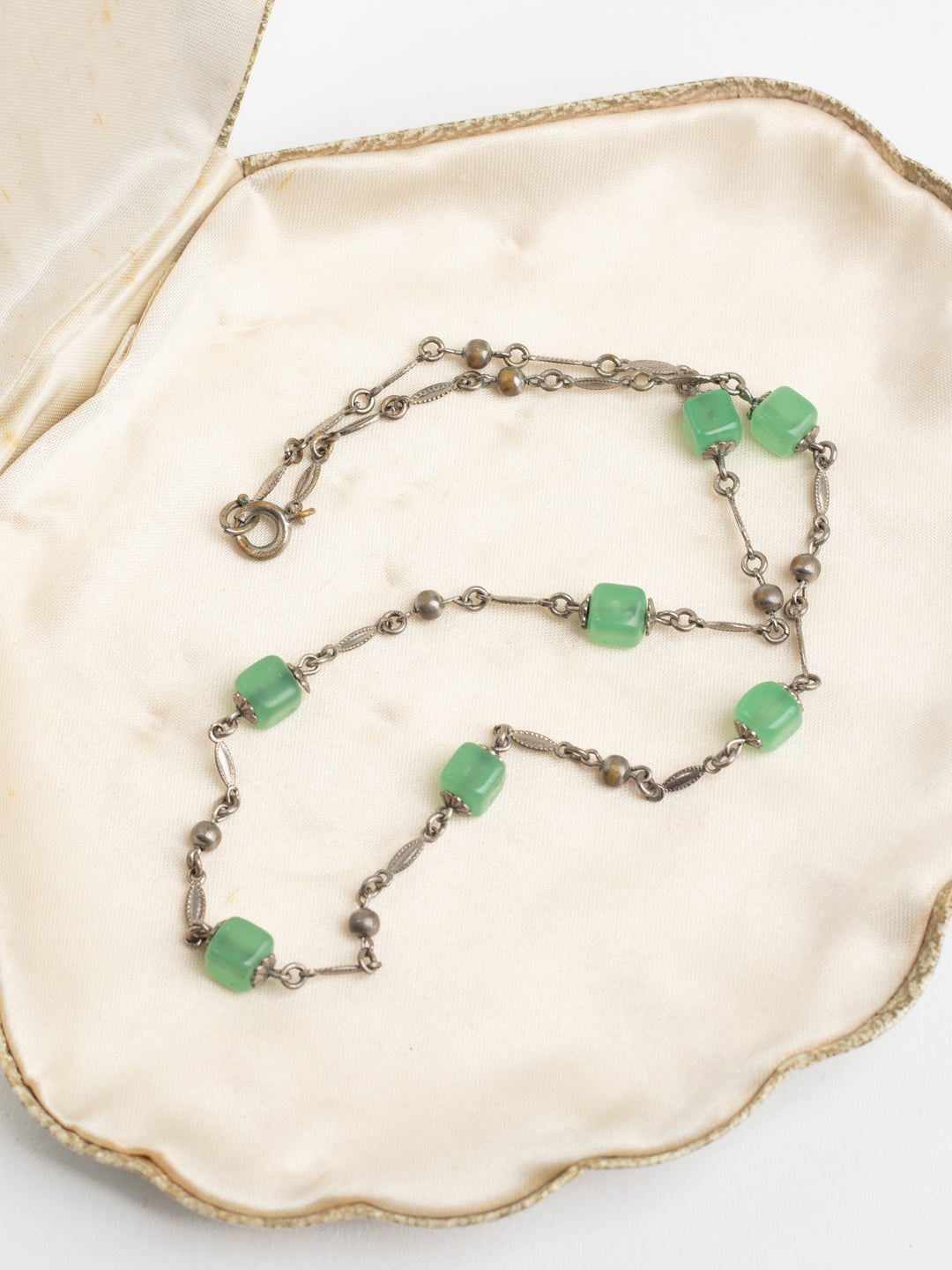 Vintage 30s Art Deco Green Glass Cube Bead Necklace