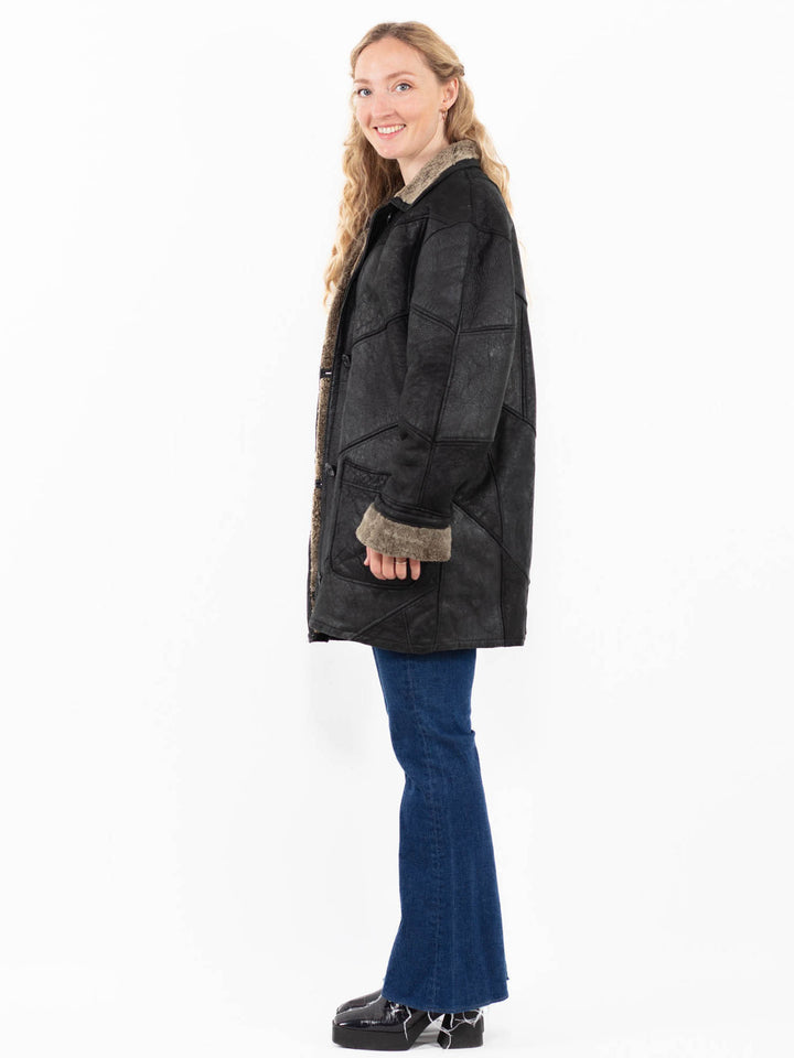 Vintage 90's Women Sheepskin Coat in Black