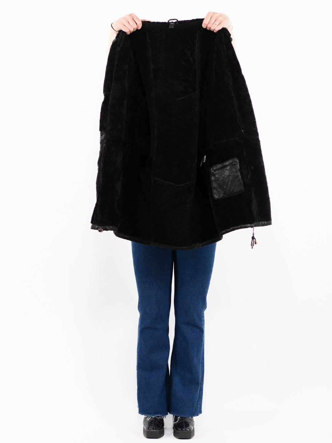 Vintage 90's Women Hooded Sheepskin Coat in Black