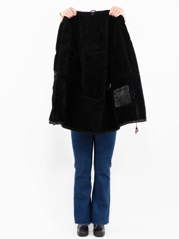 Vintage 90's Women Hooded Sheepskin Coat in Black