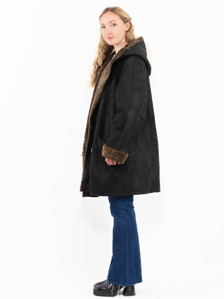 Vintage 90's Women Hooded Sheepskin Coat in Black