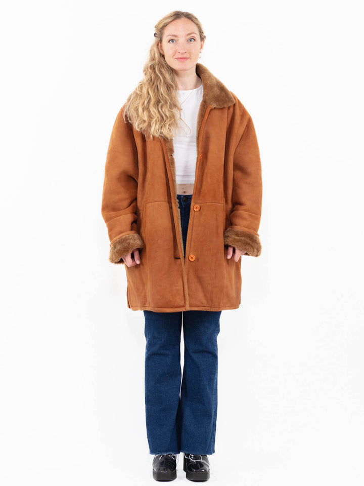 Vintage 90's Women Oversized Sheepskin Coat in Brown