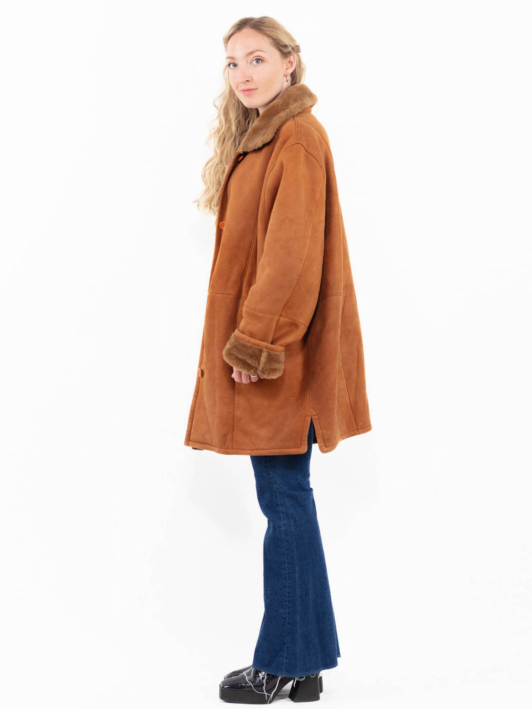 Vintage 90's Women Oversized Sheepskin Coat in Brown