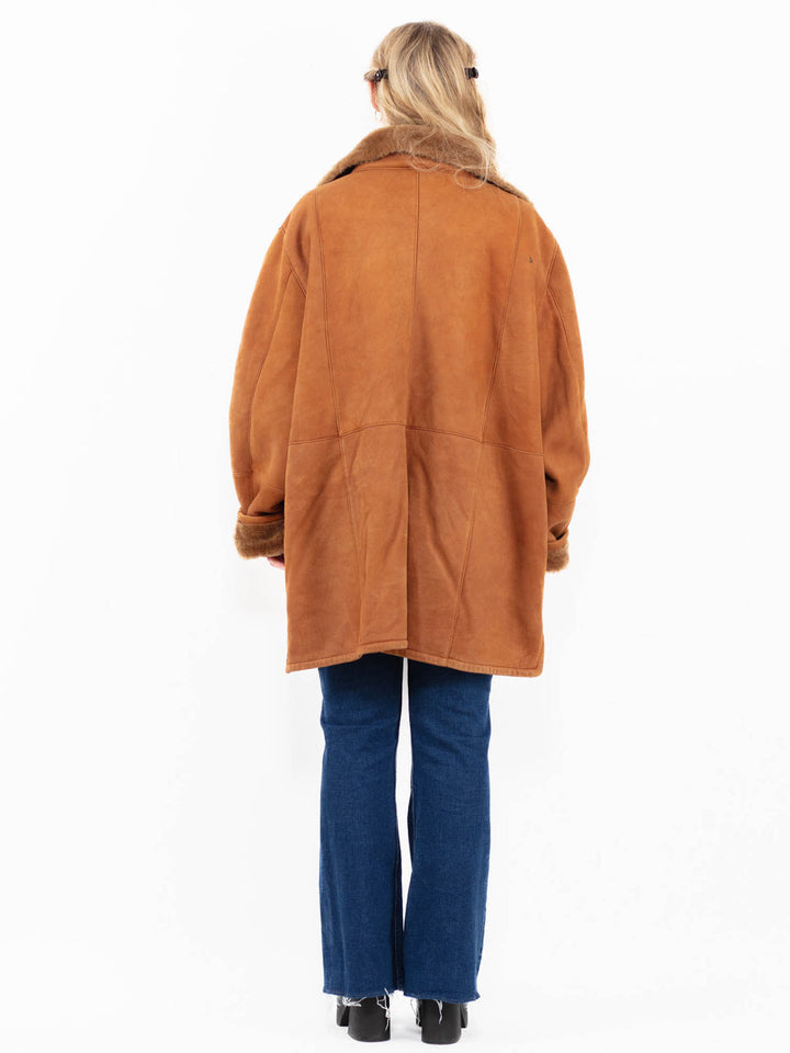 Vintage 90's Women Oversized Sheepskin Coat in Brown