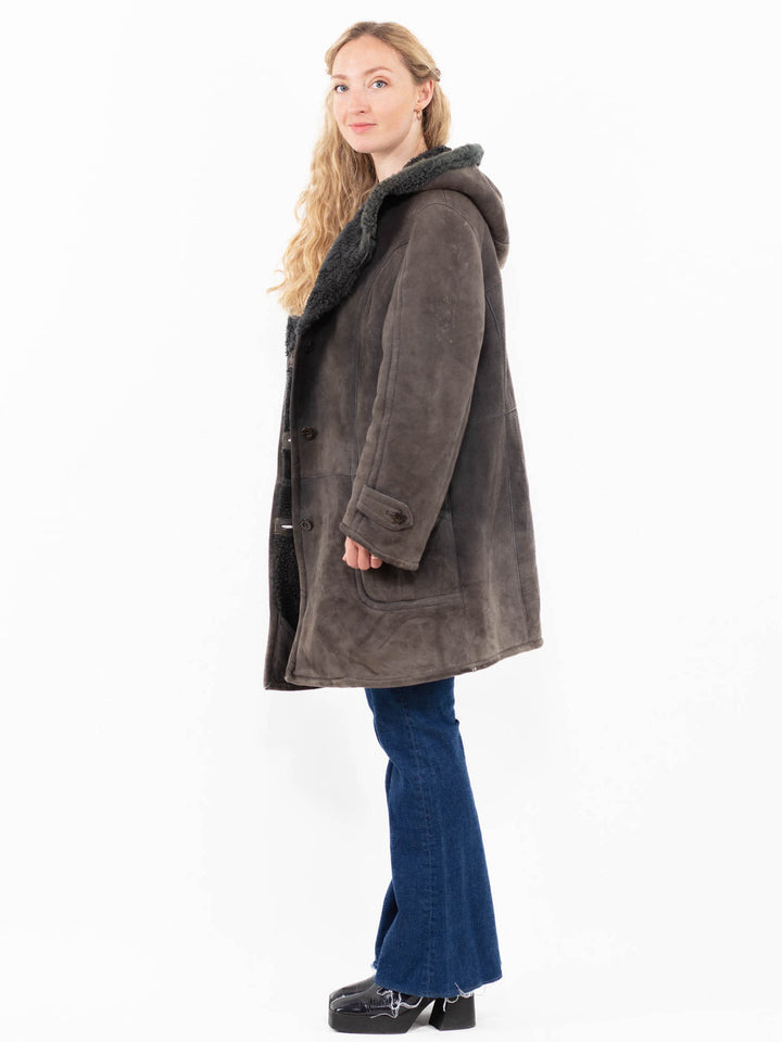 Vintage 90's Women Hooded Sheepskin Coat in Gray