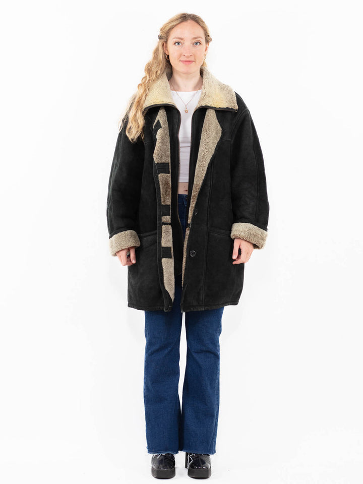 Vintage 90's Women Oversized Sheepskin Coat in Black