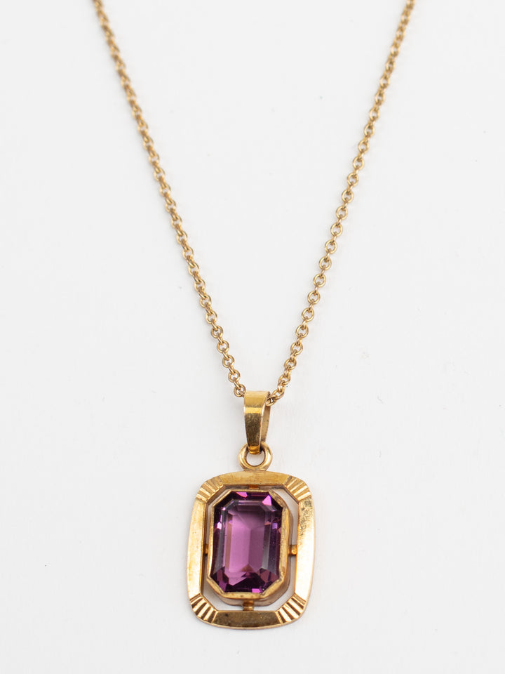 Vintage 40s Amethyst Glass Pendant Necklace in Gold-Tone Setting