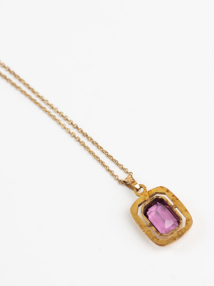 Vintage 40s Amethyst Glass Pendant Necklace in Gold-Tone Setting