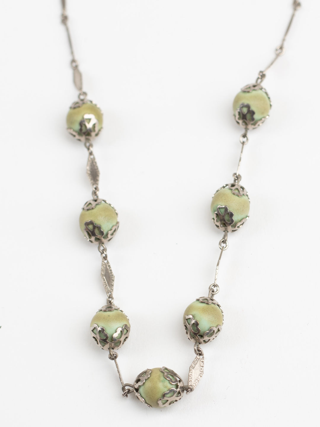 Vintage 30s Art Deco Green Bead Necklace with Filigree Caps