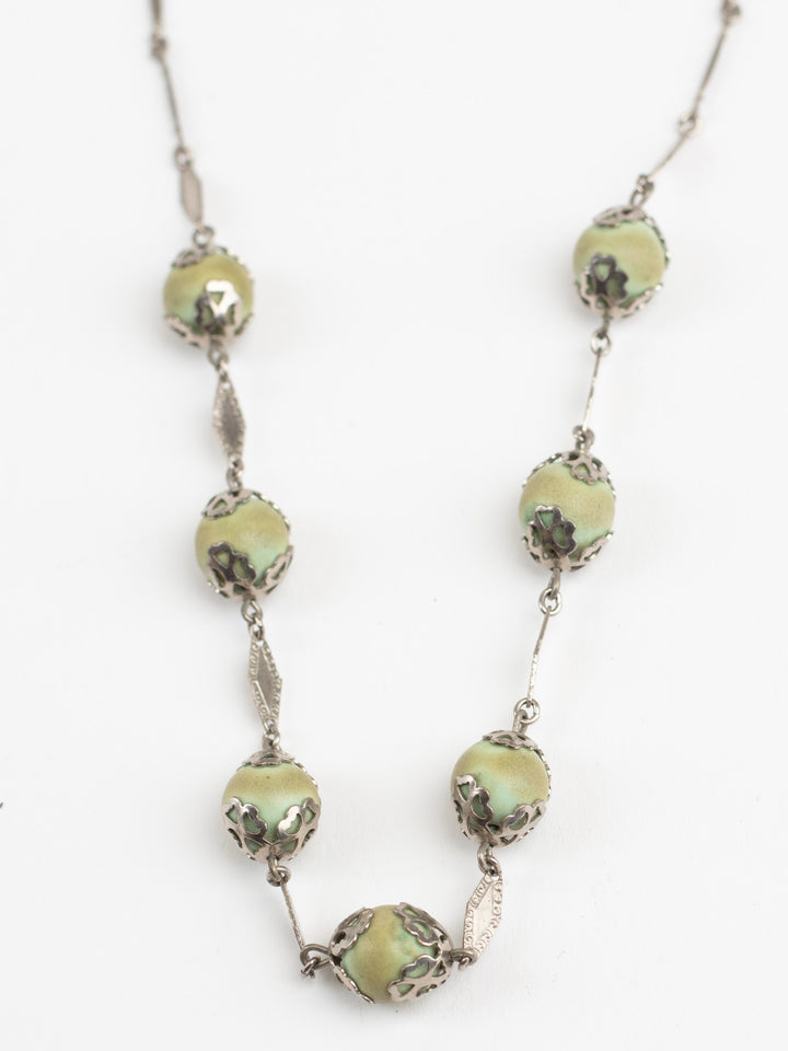 Vintage 30s Art Deco Green Bead Necklace with Filigree Caps