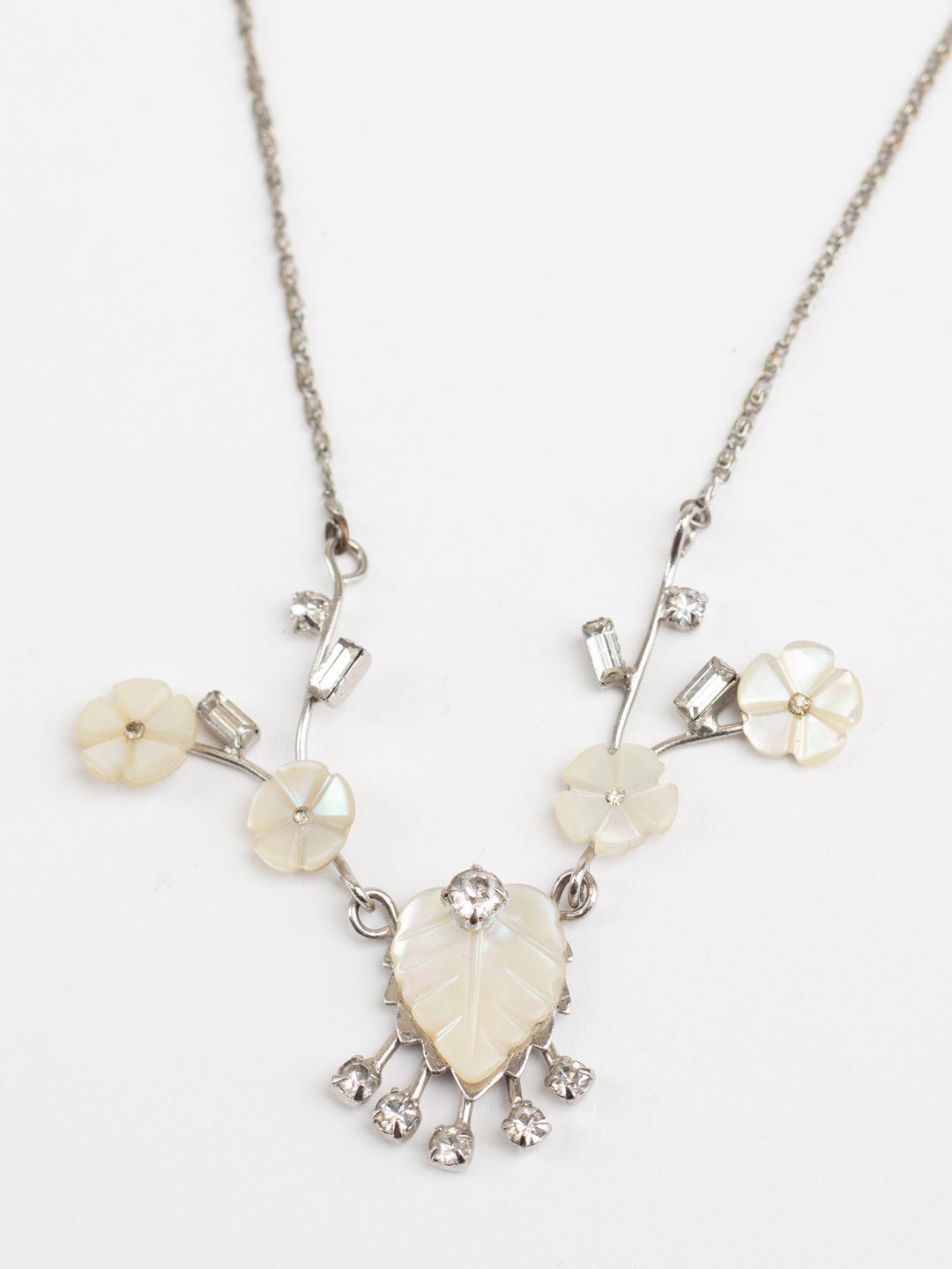 Vintage 50s Mother of Pearl Flower Necklace with Silver-Tone Leaf Pendant