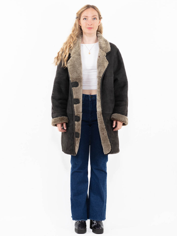 Vintage 90's Women Oversized Sheepskin Coat in Gray