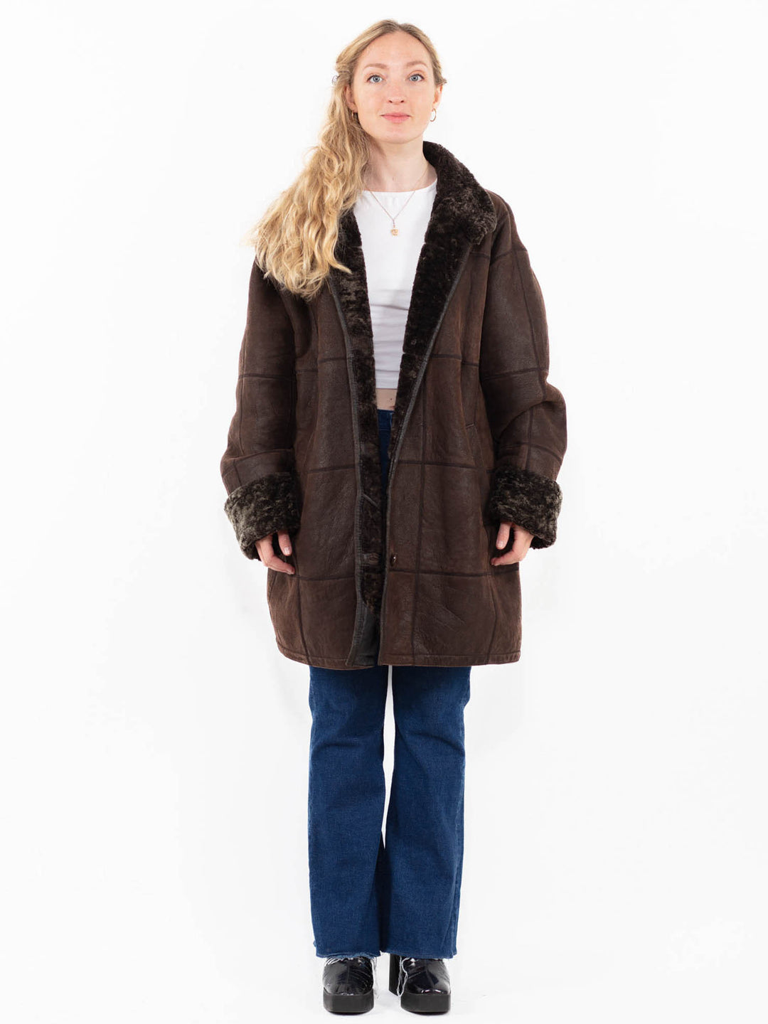 Vintage 90's Women Oversized Sheepskin Coat in Brown