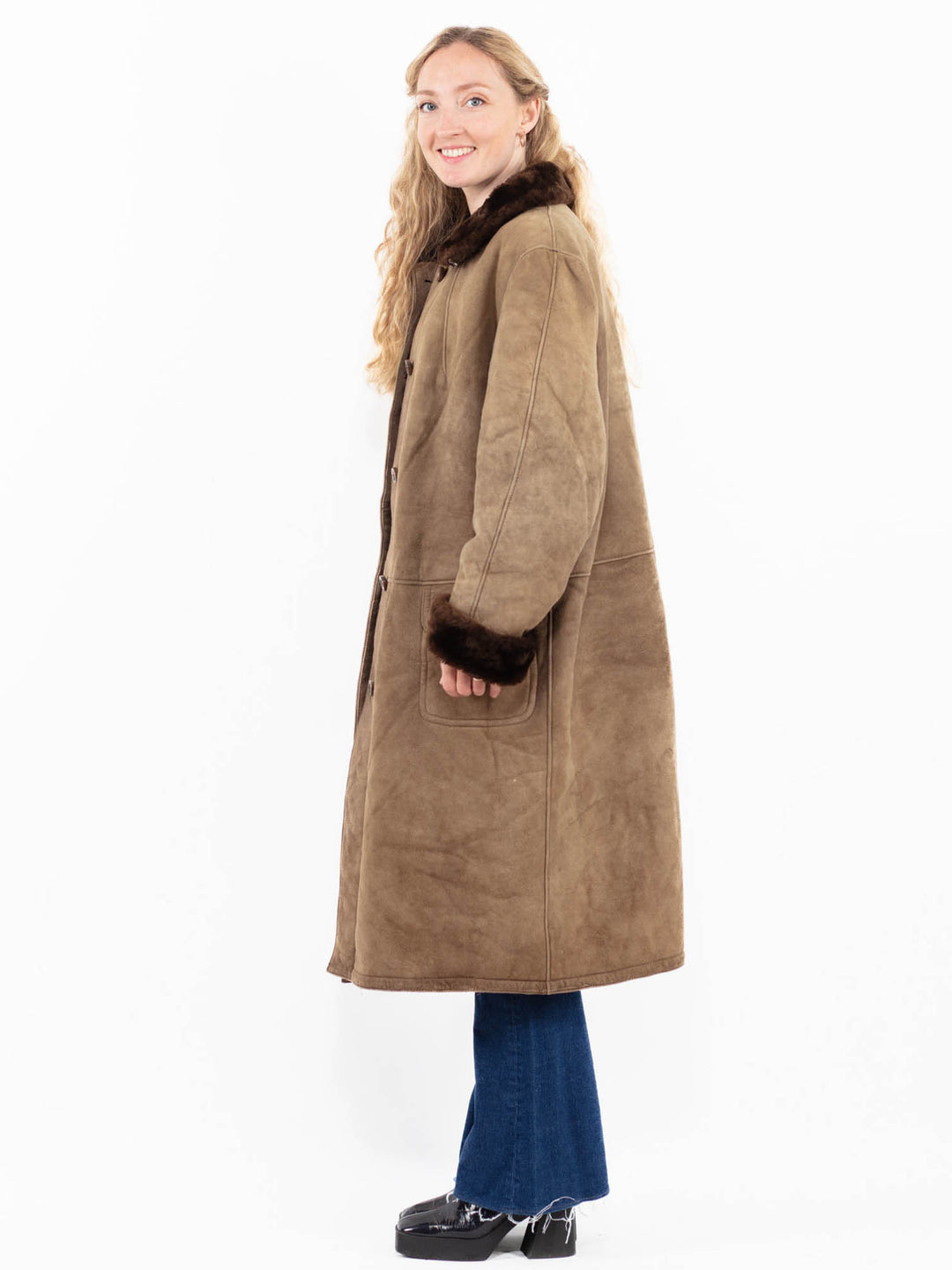 Vintage 70's Women Sheepskin Coat in Beige