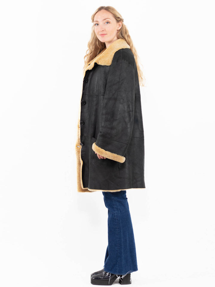 Vintage 90's Women Sheepskin Coat in Black
