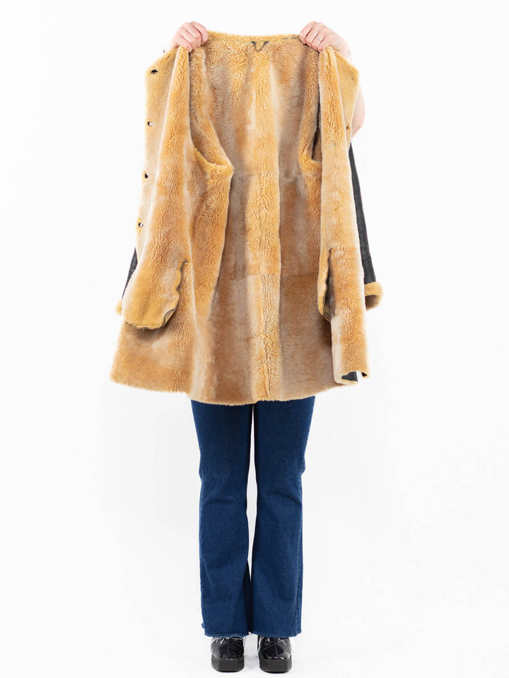 Vintage 90's Women Sheepskin Coat in Black