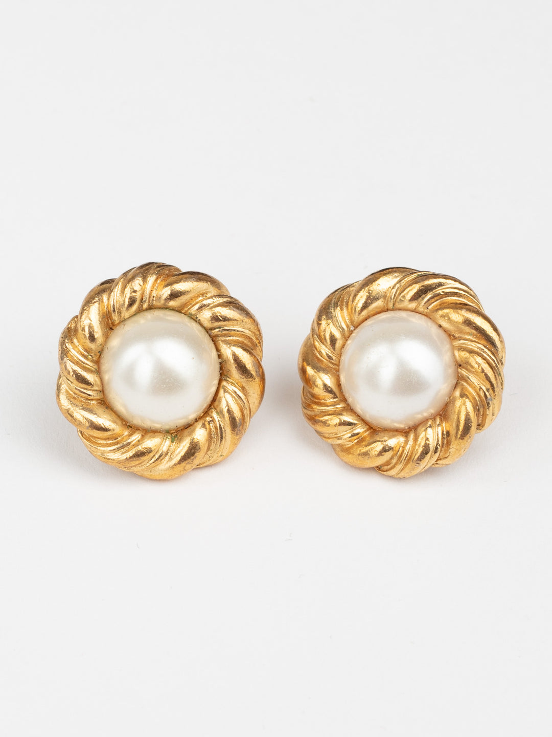 Vintage 80s Round Faux Pearl Earrings with Twisted Gold-Tone Frame