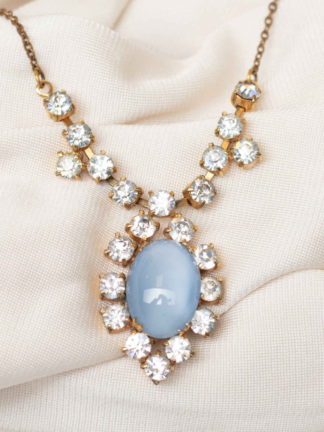 Vintage 50's Blue Glass Cabochon Pendant Necklace