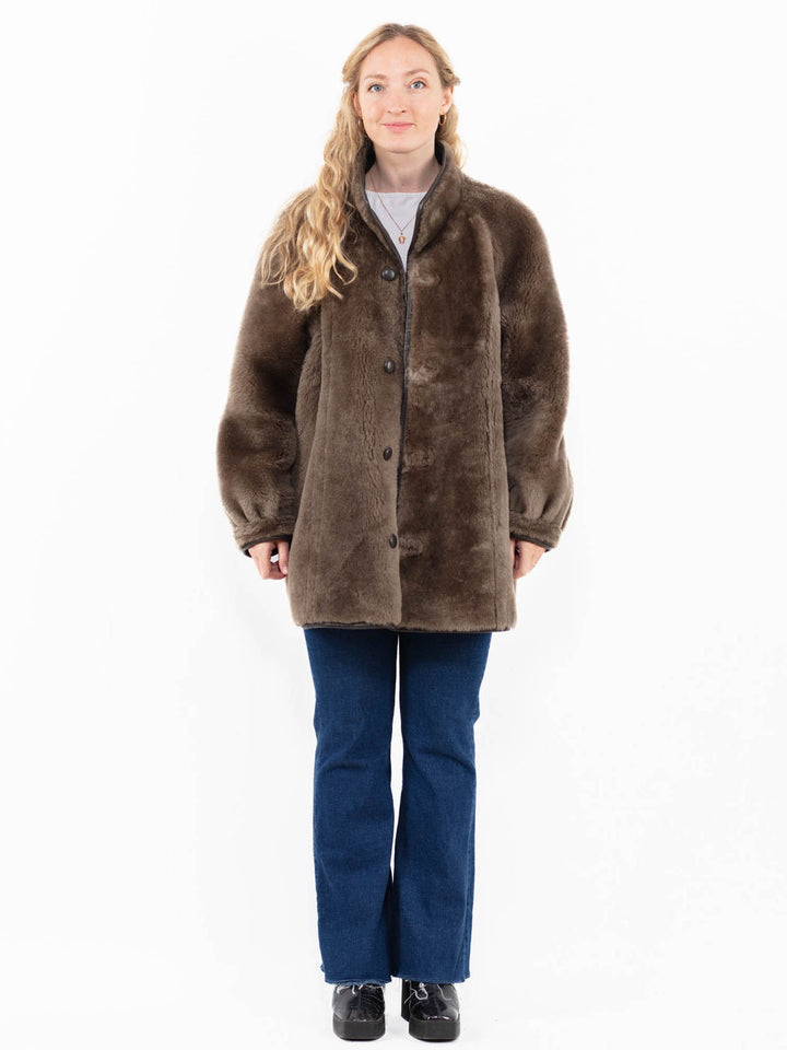 Vintage 90's Women Reversible Sheepskin Coat in Brown