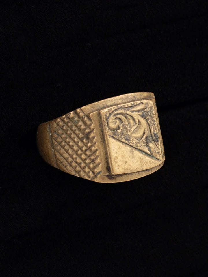 Vintage 60's Men’s Signet Ring with Engraved Crest