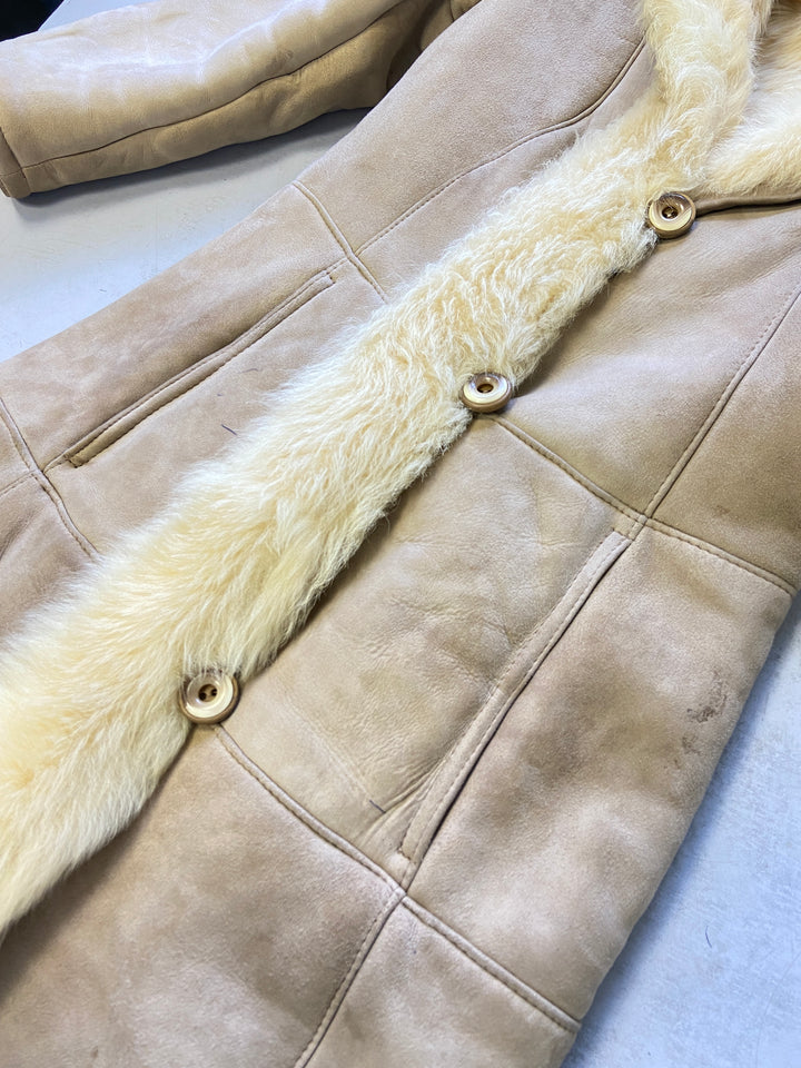 Vintage 70's Women Sheepskin Coat in BeigeV9871