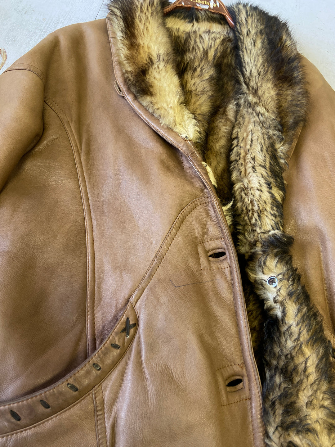 Vintage 80's Women Sheepskin Shearling Coat in BeigeA0059