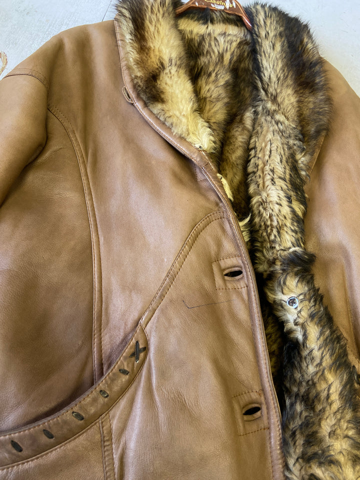 Vintage 80's Women Sheepskin Shearling Coat in BeigeA0059