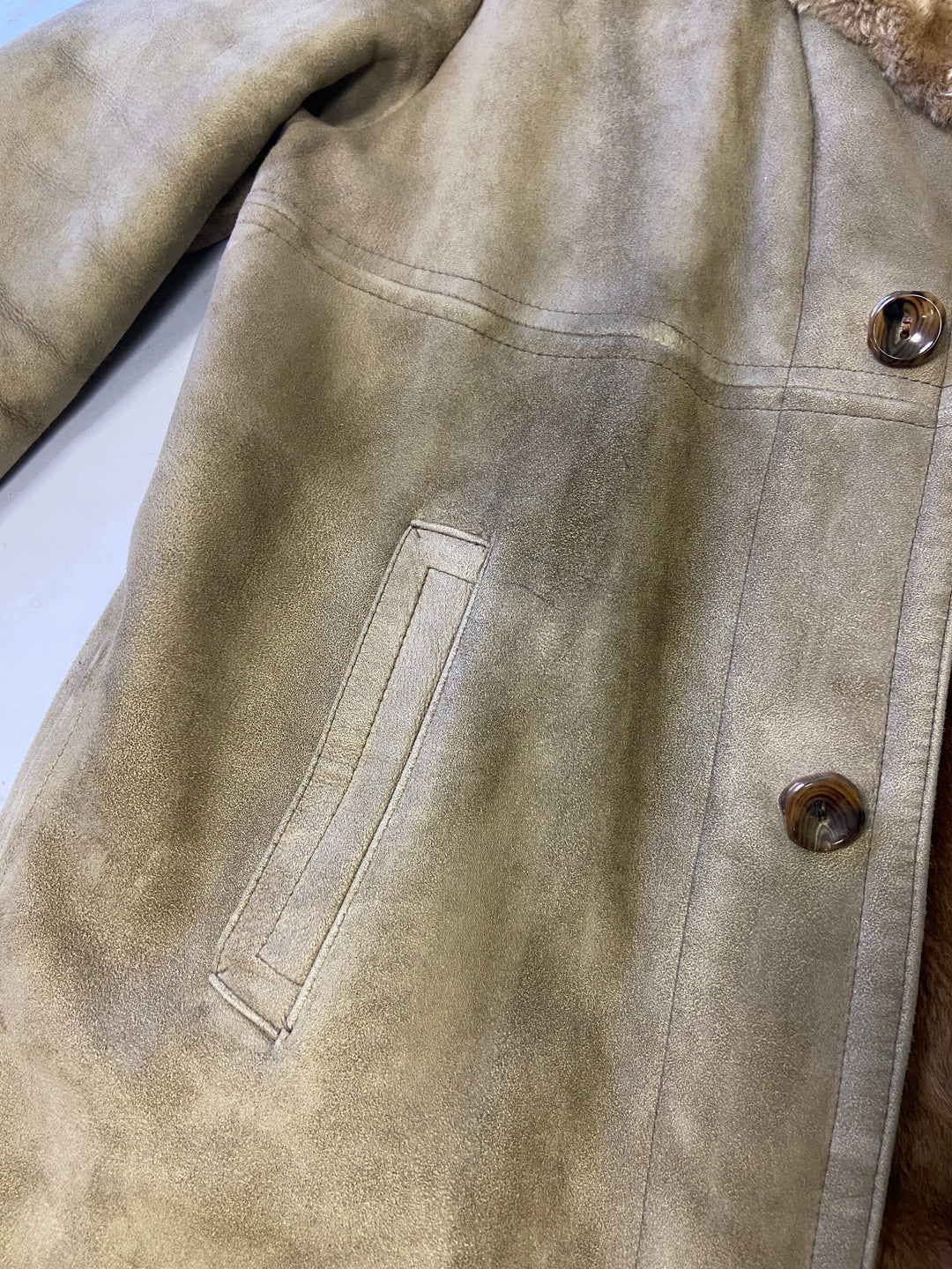 Vintage 70's Men Sheepskin Coat in BeigeZ1999