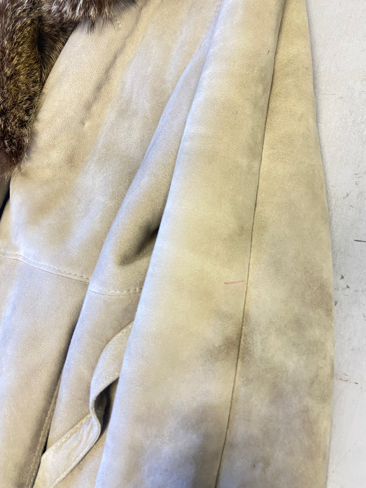 Vintage 70's Women Sheepskin Coat in BeigeA0390