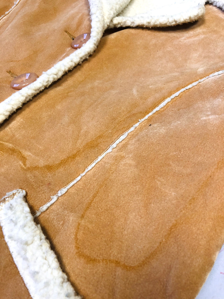 Vintage 90's Women Faux Sheepskin Coat in Light Brown - NorthernGrip