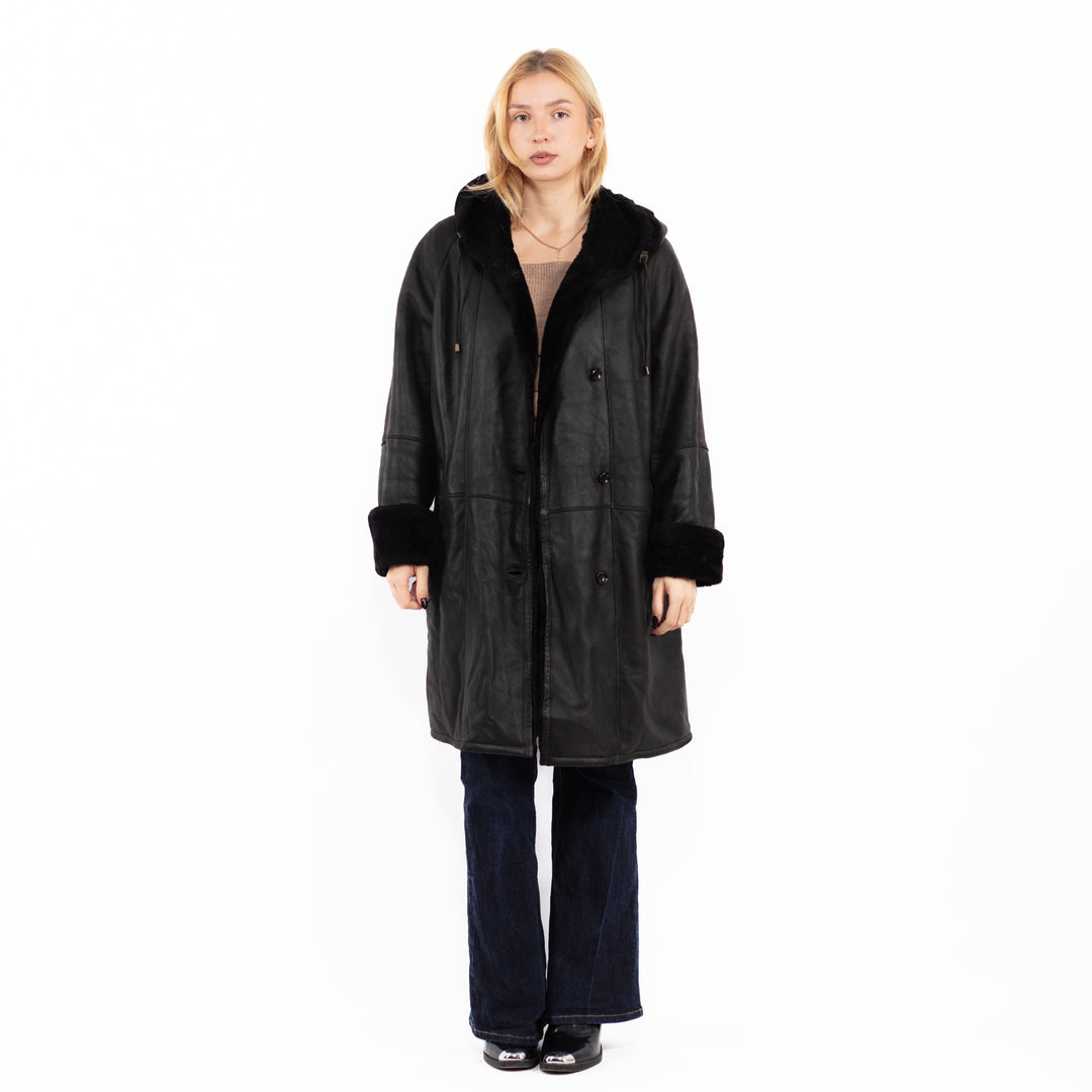 Vintage 90's Women Hooded Sheepskin Coat in Black