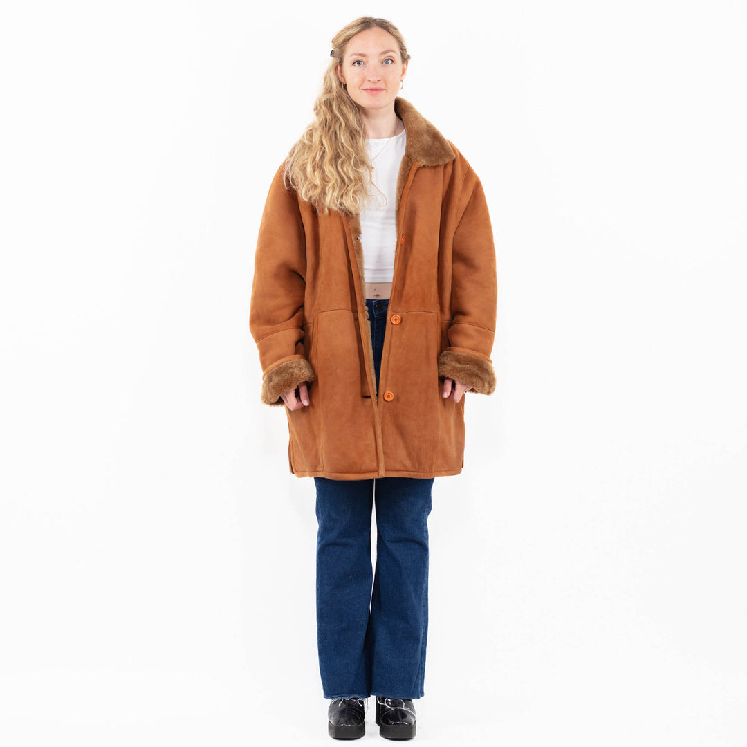 Vintage 90's Women Oversized Sheepskin Coat in Brown