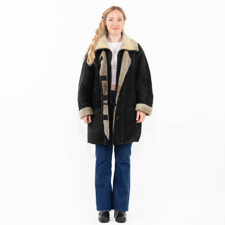 Vintage 90's Women Oversized Sheepskin Coat in Black