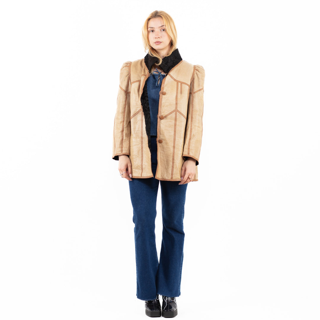 Vintage 80's Women Sheepskin Coat in BeigeA0125