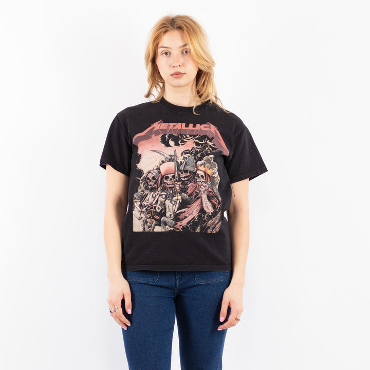 Vintage 00's Women Metallica Print T-Shirt in Black