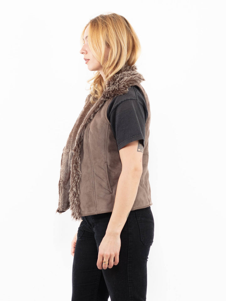 Vintage 00's Women Faux Sheepskin Vest in BeigeA0234