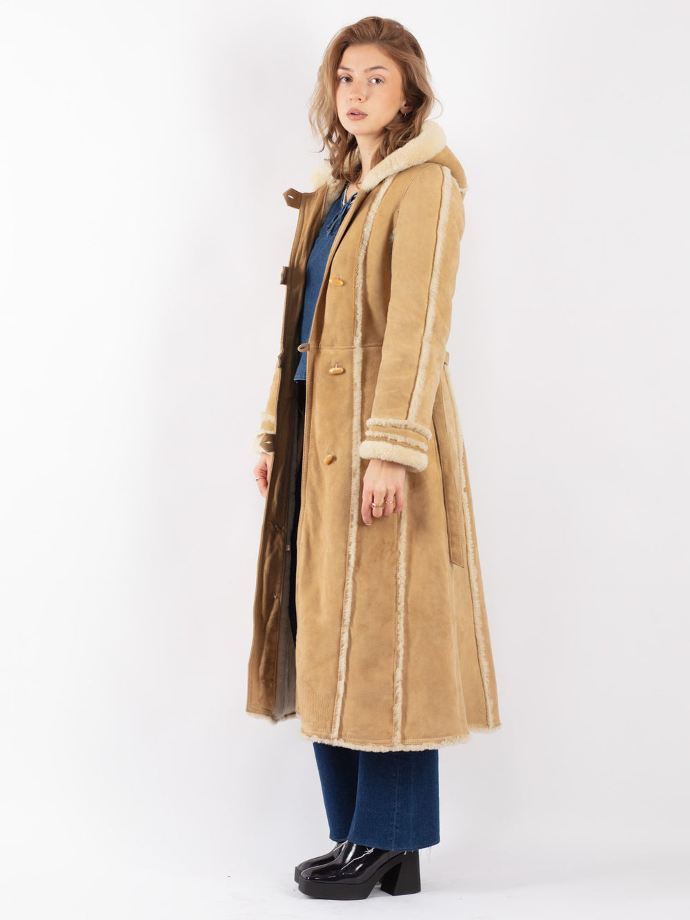 Vintage 70's Women Sheepskin Coat in Beige