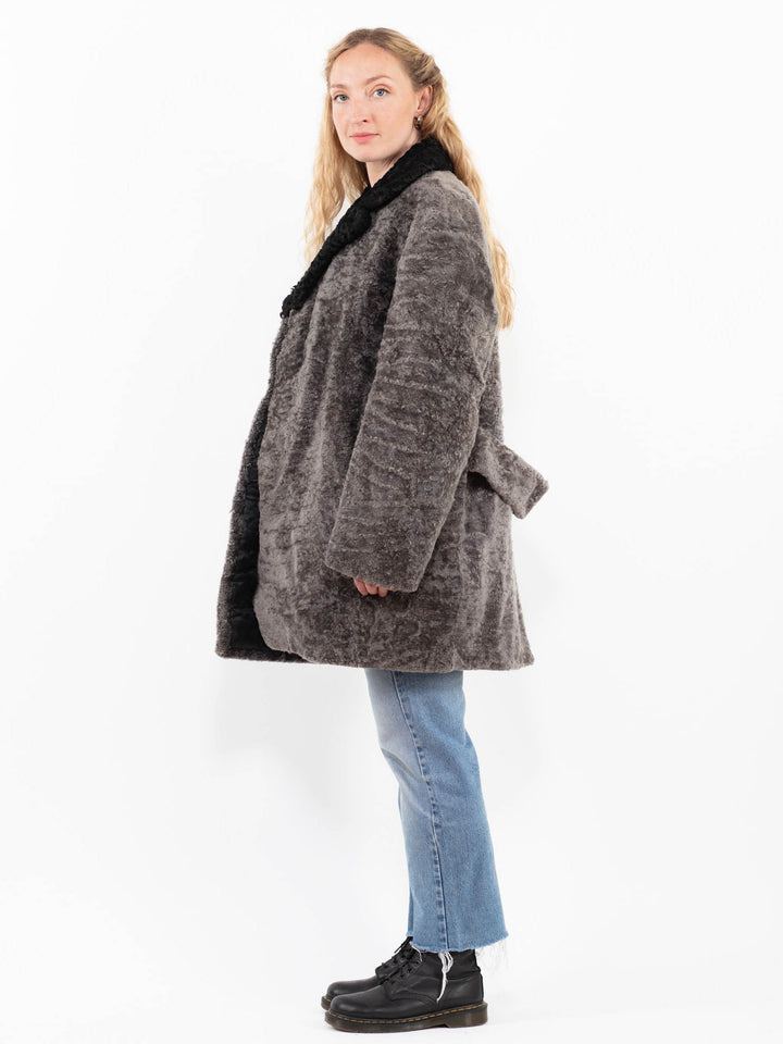 Vintage 70's Women Sheepskin Coat in GrayA0263