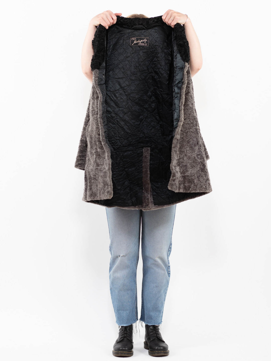 Vintage 70's Women Sheepskin Coat in GrayA0263