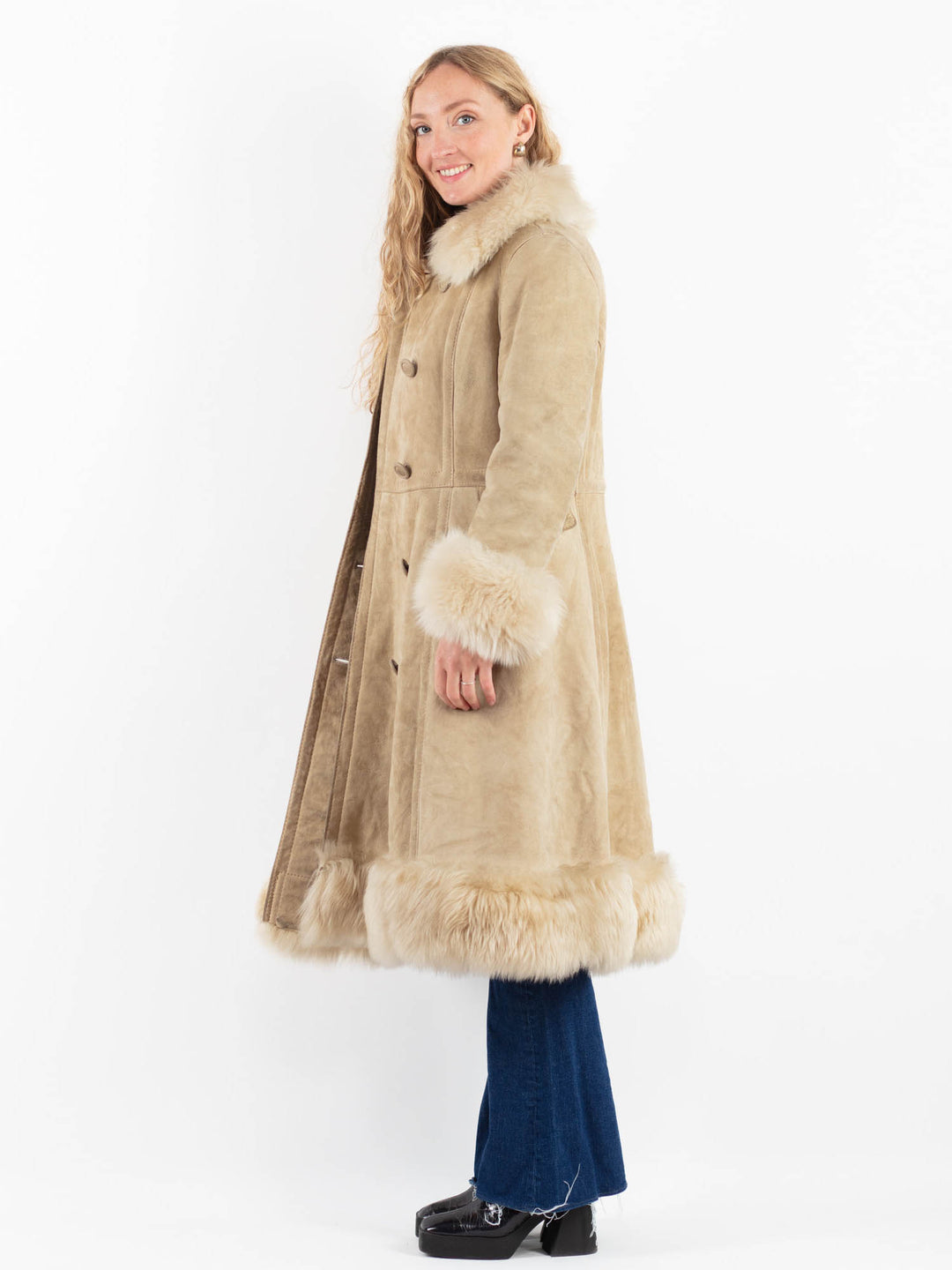 Vintage 70's Women Sheepskin Coat in BeigeV9889