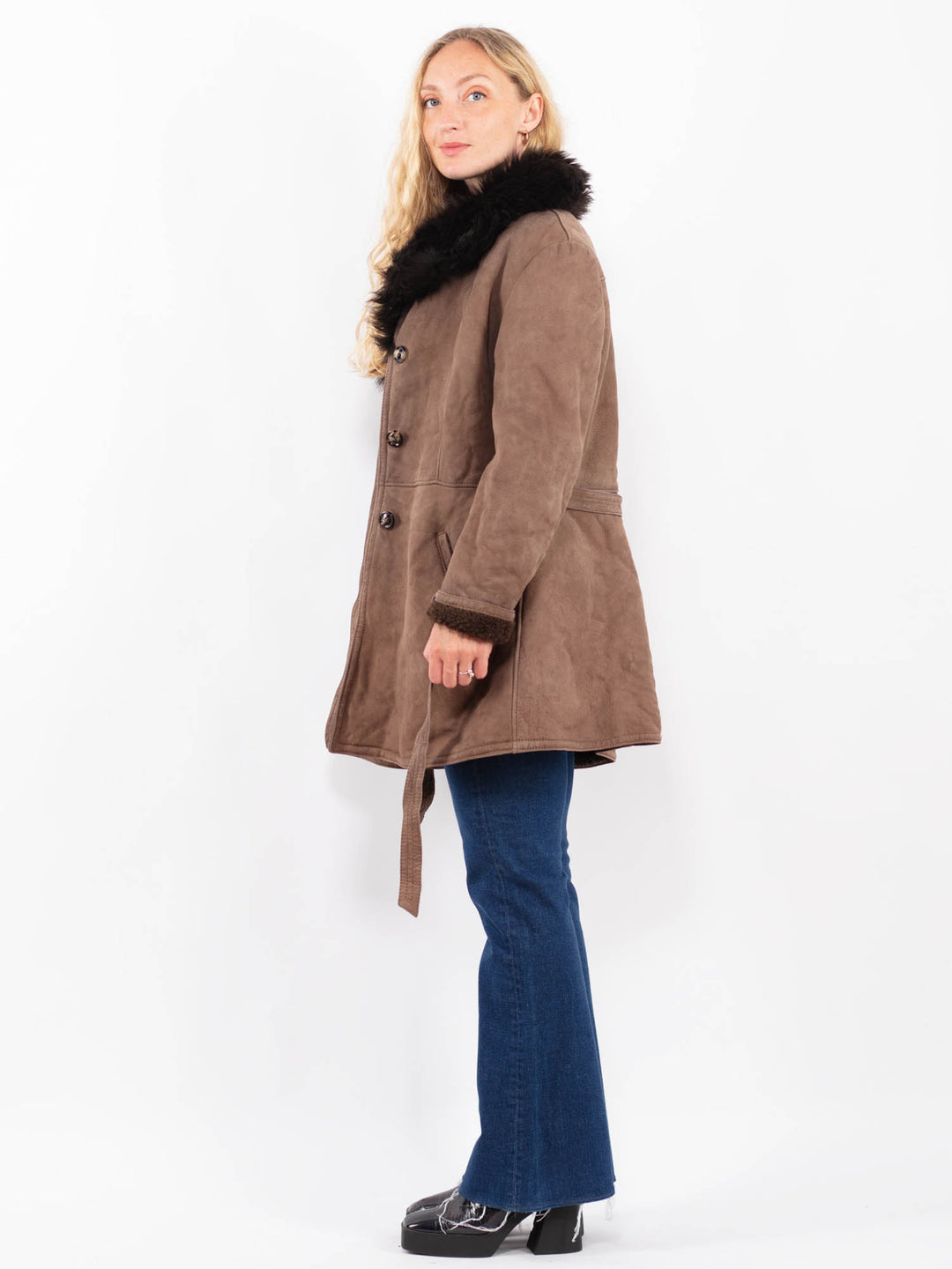 Vintage 70's Women Sheepskin Coat in BeigeA0393