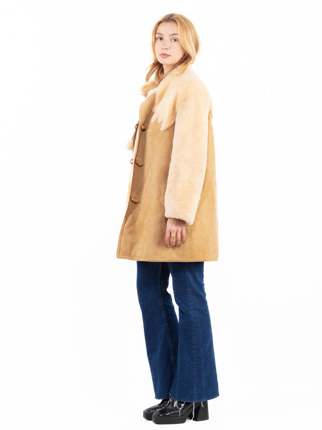 Vintage 70's Women Sheepskin Shearling Coat in BeigeA0103