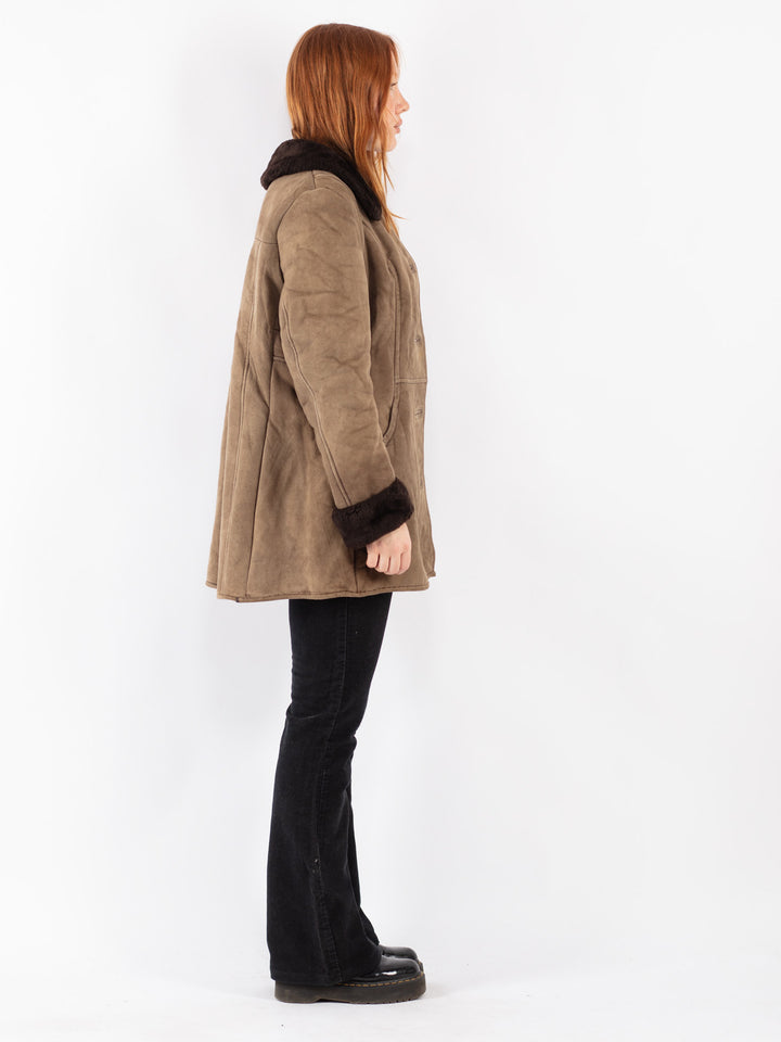 Vintage 70's Women Sheepskin Coat in Beige