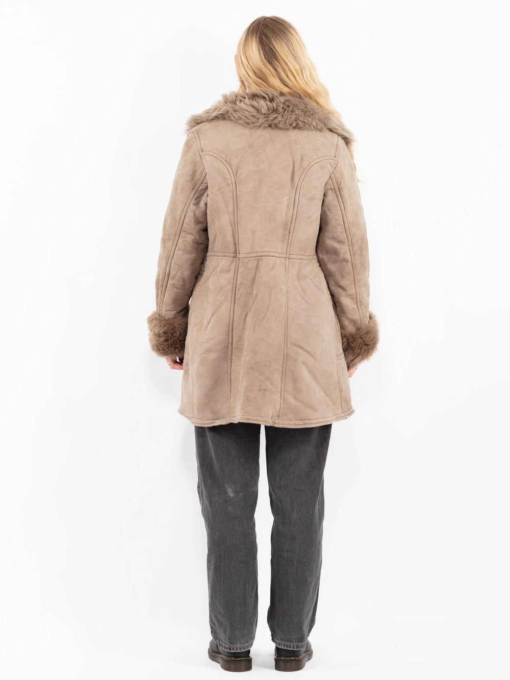 Vintage 80's Women Sheepskin Coat in BeigeA0589