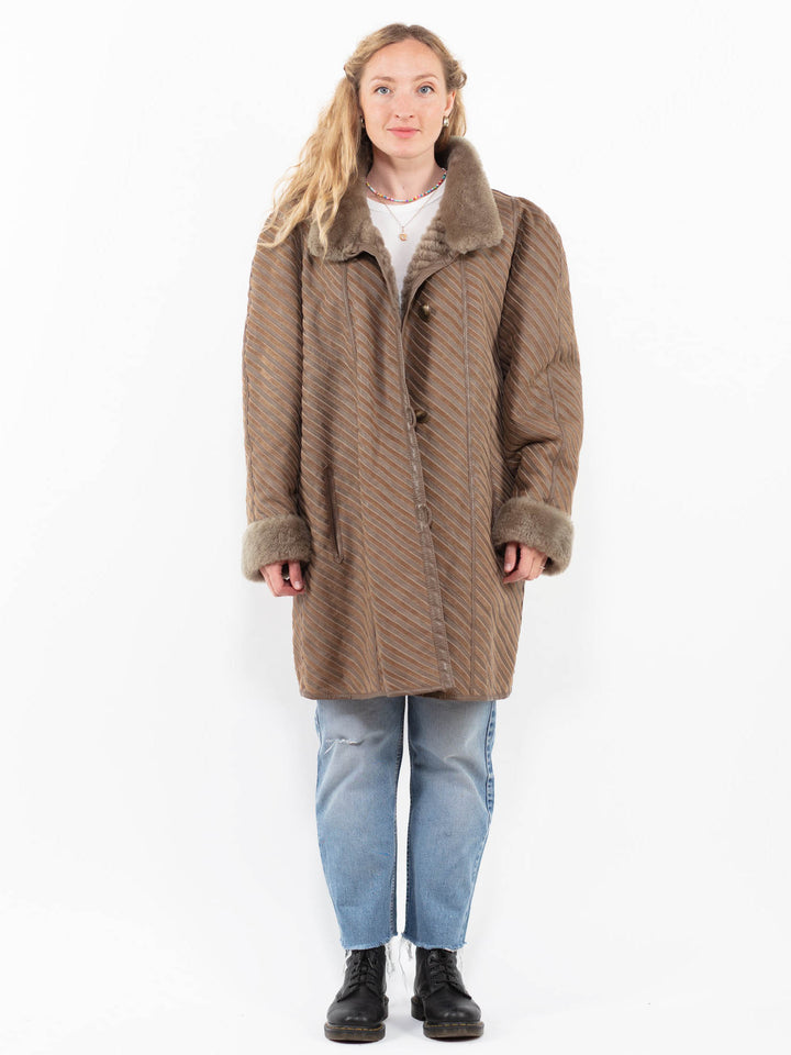 Vintage 80's Women Sheepskin Coat in BeigeA0260